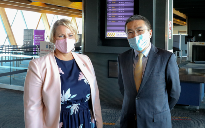 The new Chinese ambassador Wang Xiaolong (right) and Ministry of Foreign Affairs and Trade acting chief of protocol Lisa White at Wellington Airport.