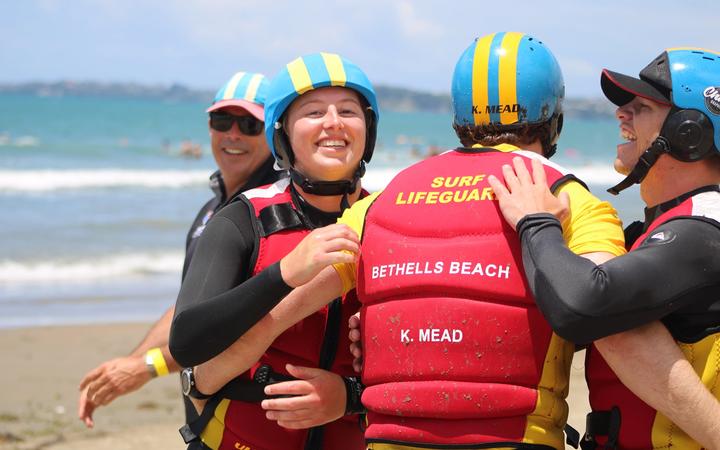 A team competes in the Auckland All-In IRB Event 2020