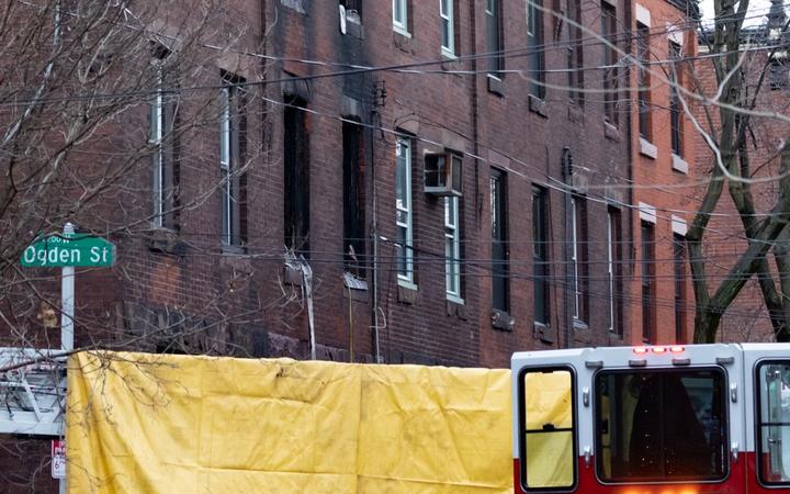 Christmas Tree Philadelphia 2022 Us Apartment Fire That Killed 12 Caused By Ignited Christmas Tree -  Official | Rnz News