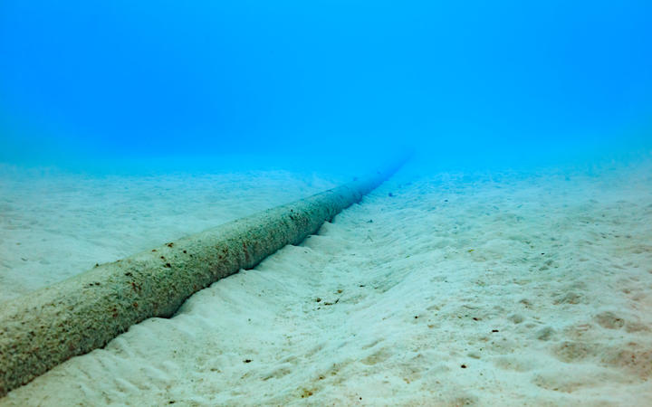 Underwater communications cable