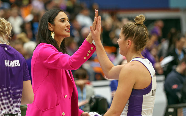 Stars’ coach will call retired Silver Ferns if Omicron overwhelms