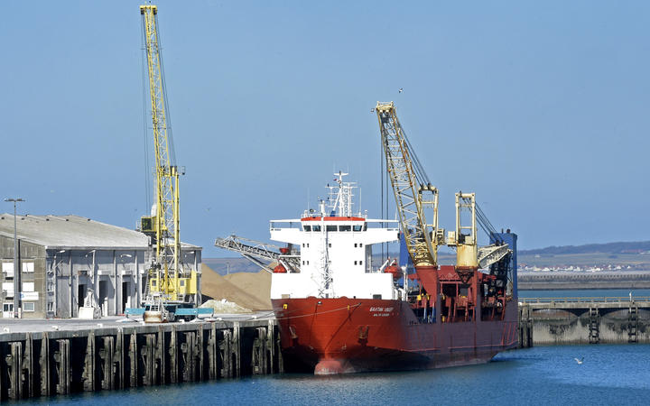 Ukraine : la France saisit un navire russe en raison des sanctions