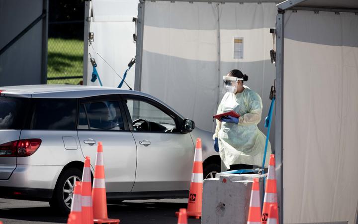 Photo of Mise à jour Omicron Covid-19: le nombre de cas à Auckland continue de baisser, les taux de boost sont également faibles