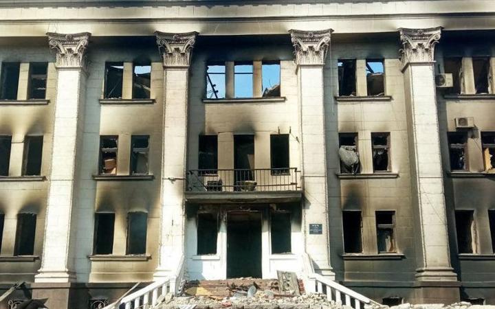 Ukraina: „Czołgi na ulicach” w trakcie walk uderza w Centrum Mariupola