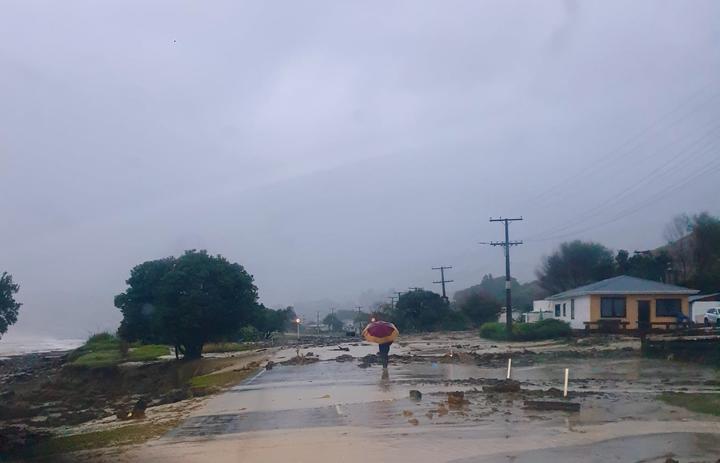 Torrential rain and flooding washed out roads north of Gisborne, cutting power to more than 750 homes in the Tokomaru Bay area, Tolaga Bay, Tapuaeroa, Mata and Makarika areas.