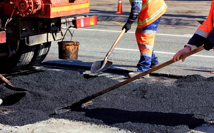 NZTA tight-lipped on plans for importing bitumen, but Z Energy confirms it  will leave market | RNZ News