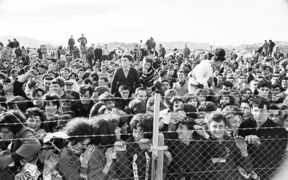 Crowd at Wellington Airport awaiting the arrival of The Beatles.
