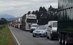 Post-earthquake congestion on Lewis Pass .