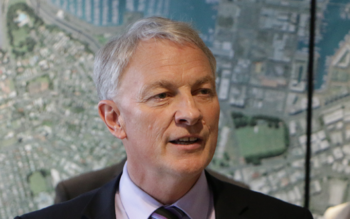 Auckland mayor Phil Goff defends stalled report | RNZ News