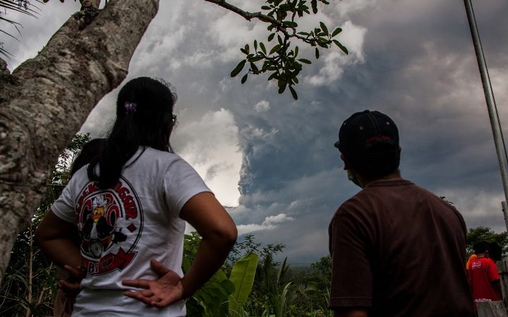 Mount Agung belched smoke as high as 1500 metres above its summit on November 26.