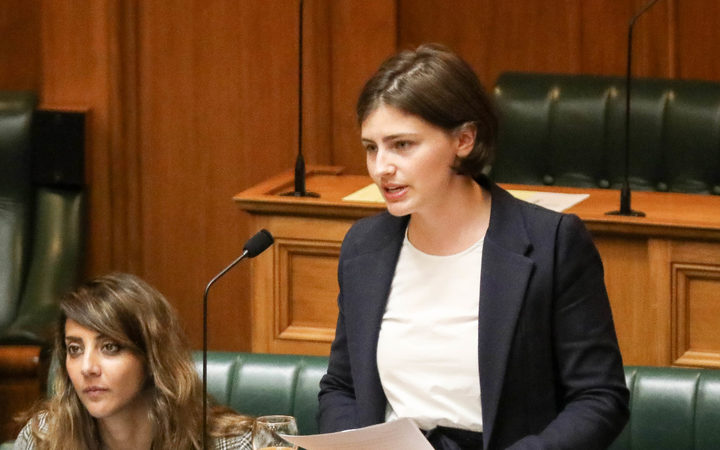 Chloe Swarbrick: MPs out of touch over medicinal marijuana | RNZ News