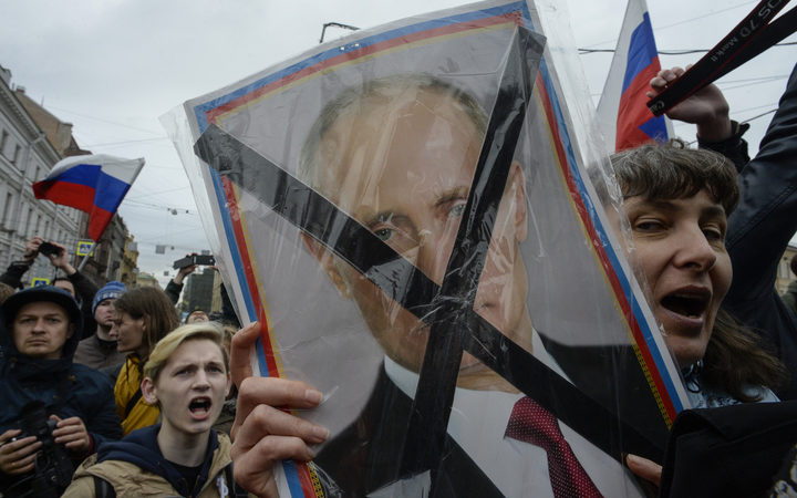 Anti-Putin protesters and opposition leader arrested in Russia | RNZ News