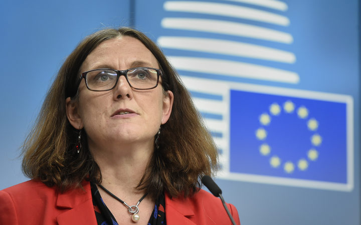 European Union Commissioner of Trade Cecilia Malmstrom (L) talks during a joint press conference after a Foreign Affairs Trade Ministers meeting at the EU headquarters in Brussels on May 22, 2018.  / AFP PHOTO / JOHN THYS