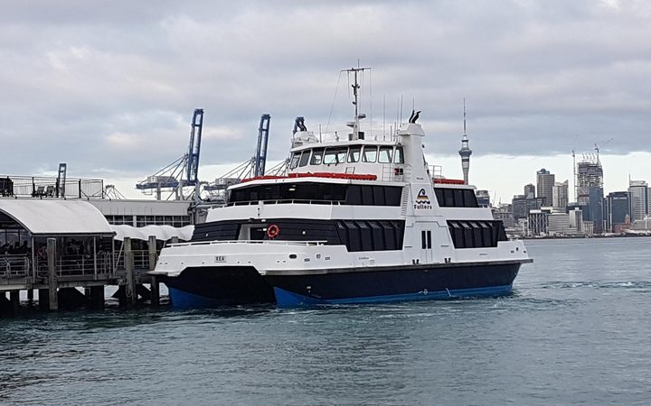 A Fullers ferry heading from the city to Devonport.