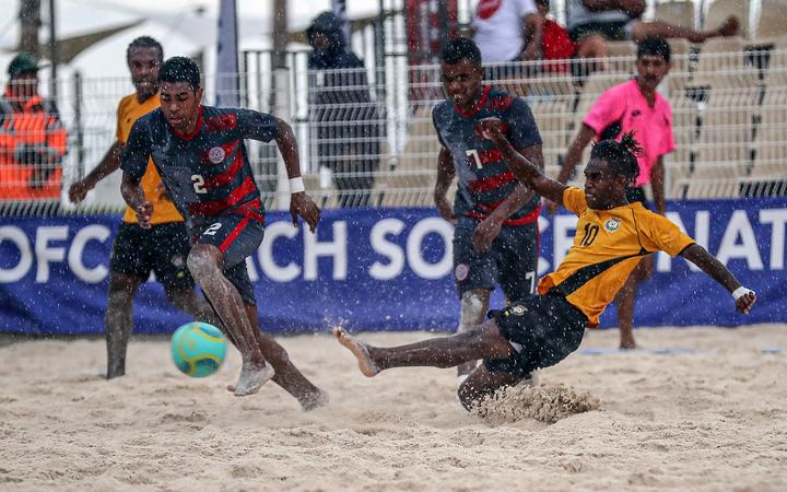 Vanuatu's Evaristo Kapalu shoots. OFC Beach Soccer Nations Cup 2019, Vanuatu v New Caledonia, Aorai Tini Hau, Tahiti, Wednesday 19th June 2019. 