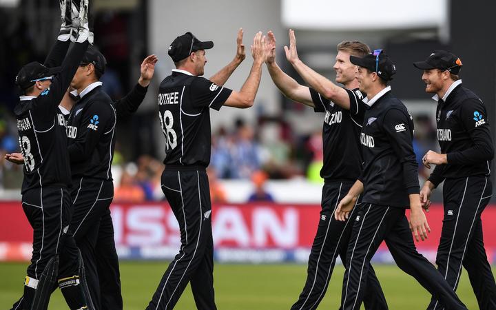 NZ players celebrate the wicket of Morgan.
ICC Cricket World Cup FINAL. 
