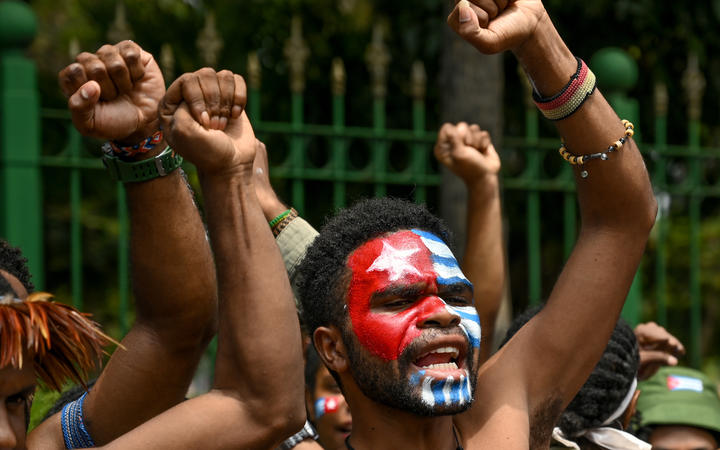 Indonesia has blocked internet access in unrest-hit Papua over fears that a stream of offensive and racists posts online will spark more violent protests in the region, the government said on August 22. (Photo by BAY ISMOYO / AFP)