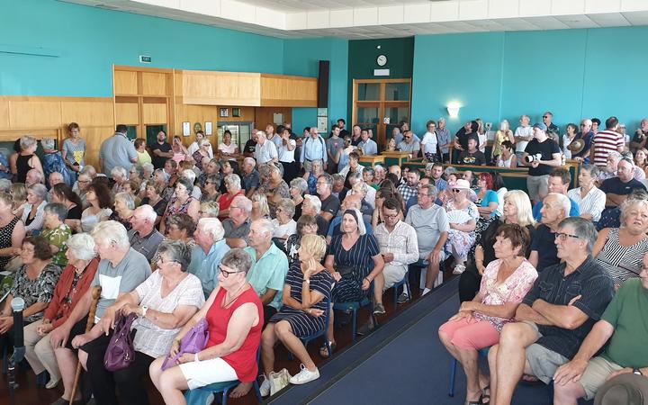 About 300 residents turned out to a public meeting in the Napier suburb of Taradale after a massive gang fight last week.