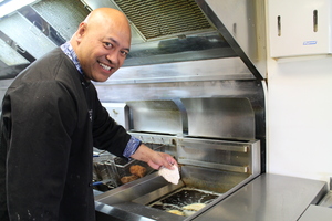 Maori Chef Erueti Tutaki cooking kawakawa fry bread