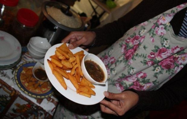 Burmese stall fried tofu with tamarind ginger sauce