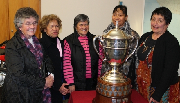 A few of Te Rua o Te Moko s owners with the Ahuwhenua Trophy
