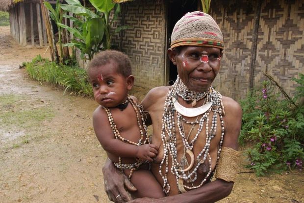 Woman and child Whagi Valley Papua New Guinea CC BY ND Michal Gonnen flickr