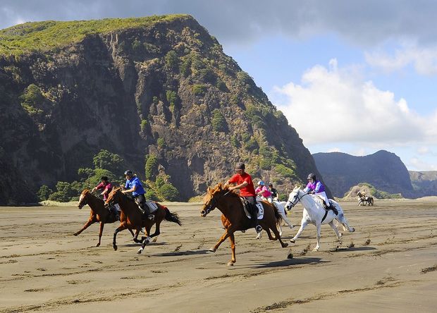 Karekare beach race