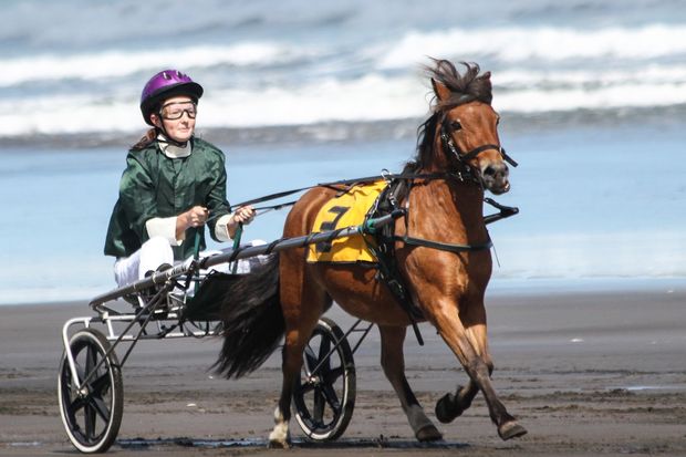 Karekare beach race