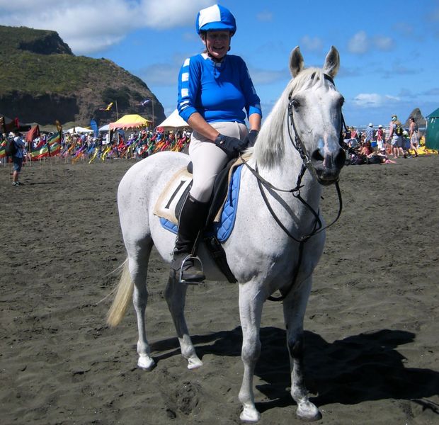 Karekare beach race cropped