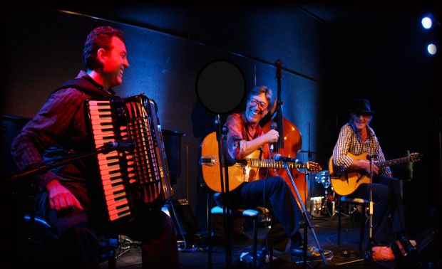 Hank Marvin with Gypsy Jazz