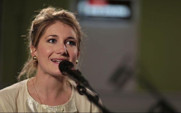 Jody Direen performing at RNZ Auckland