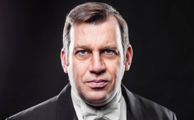 Rumon Gamba by Andreas Nilsson