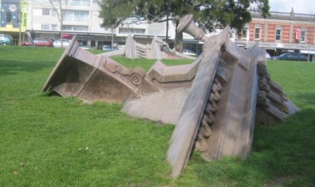 DOO, with E & F in background, copyright John Radford 2009.