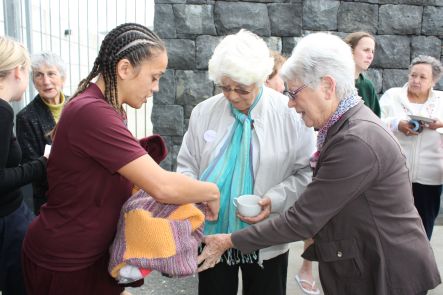 Knitting Natter Michelle talks knitting with visiting knitter natters small