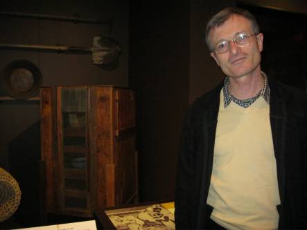 Antique Furniture restorer William Cottrell discusses the history of Colonial furniture