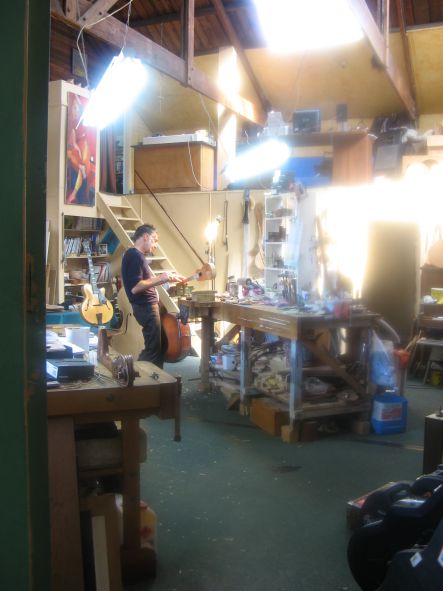 Luthier