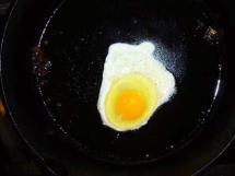 Frying egg