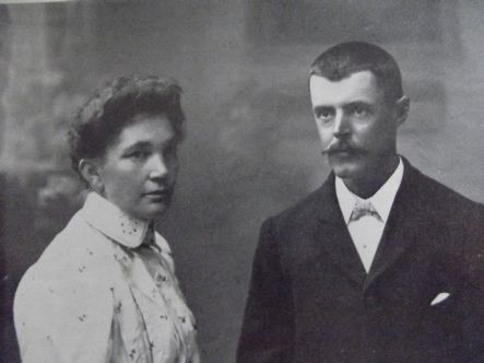 Dr Harvey and wife Matilda Tilly September small
