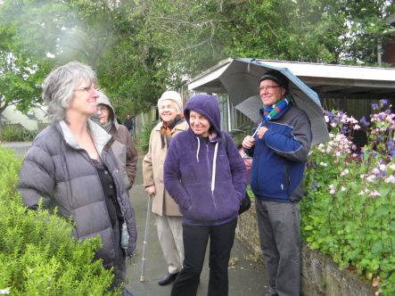 Loop Residents past and present including members of Elsie Locke s family Mary Leadbetter and former Green MP Keith Locke far right small